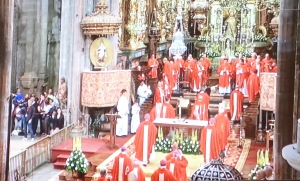 Velika masa na god Sv.Jakoba 25.junija v Composteli - sodelvalo je mnogo posvečenih